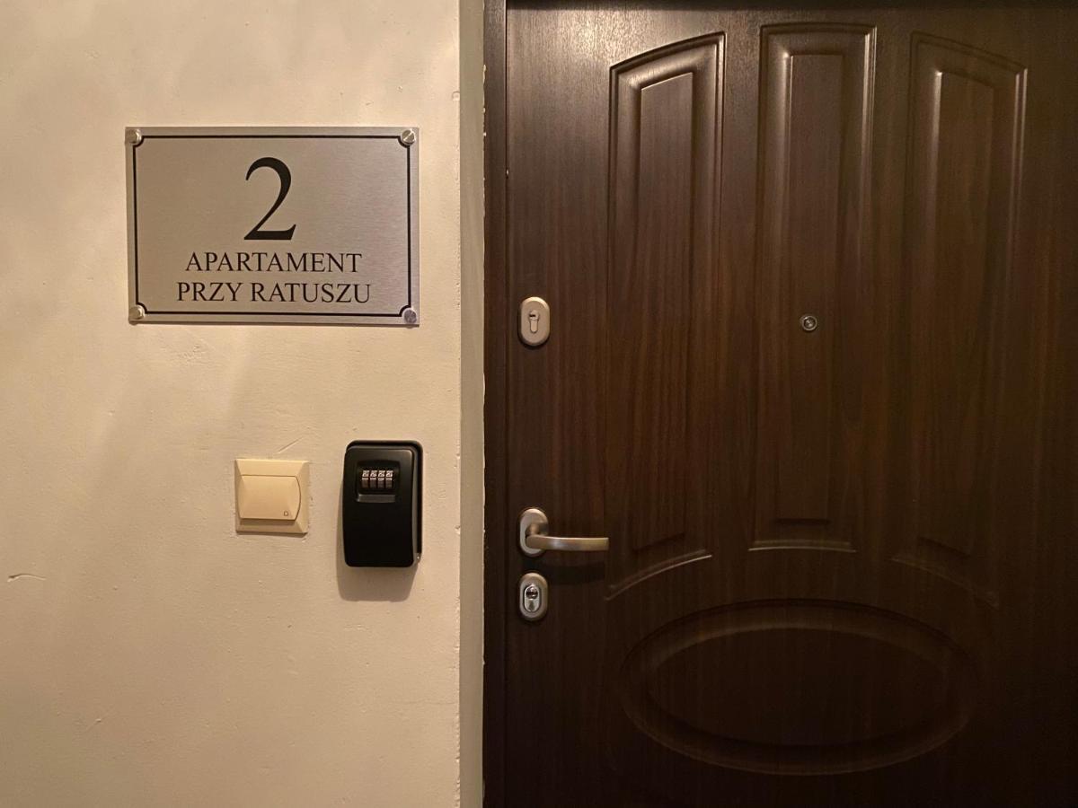 Apartament Przy Ratuszu Клодзко Екстериор снимка