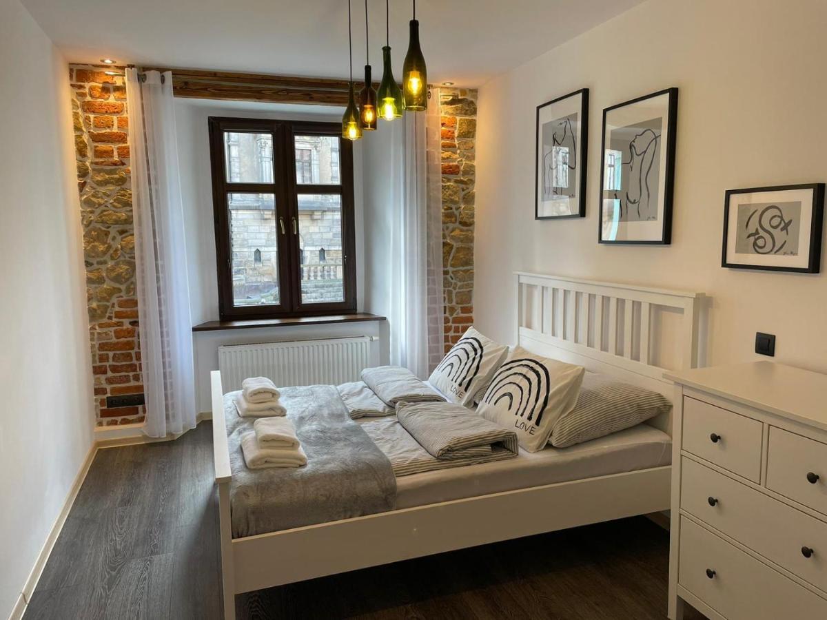 Apartament Przy Ratuszu Клодзко Екстериор снимка