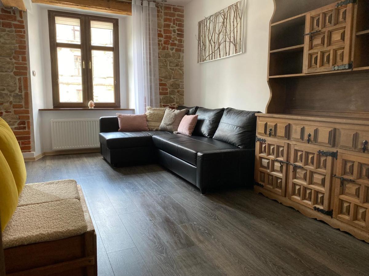 Apartament Przy Ratuszu Клодзко Екстериор снимка