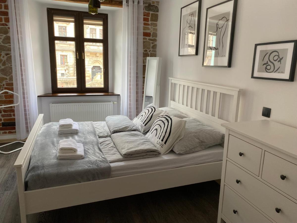 Apartament Przy Ratuszu Клодзко Екстериор снимка