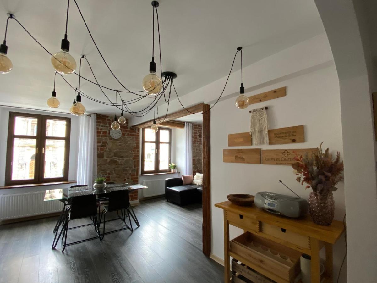 Apartament Przy Ratuszu Клодзко Екстериор снимка